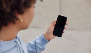 Lojas físicas das principais operadoras de telefonia podem ser substituídas por atendimento digital