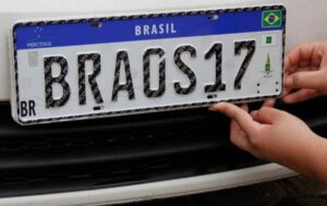 Nova lei das placas para carros e motos
