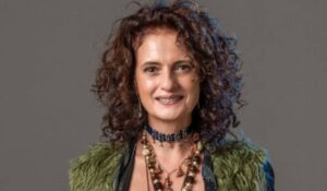 Denise Fraga estará na região para apresentação gratuita em reinauguração de teatro