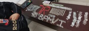 Polícia apreende menor infrator com mais de 200 porções de cocaína