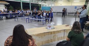 Livro que relaciona receitas com histórias de vida de estudantes é lançado em Hortolândia