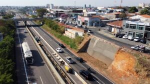 Trânsito desviado na SP-101: entenda o motivo