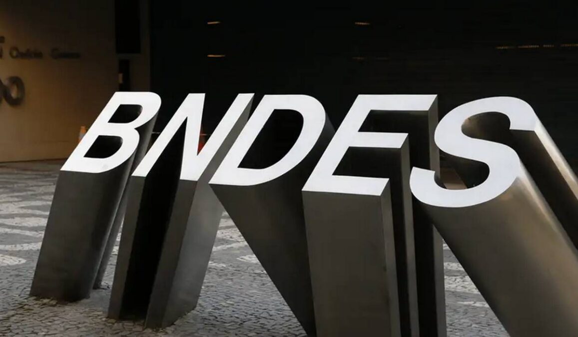 Concurso público do BNDES abre 900 vagas, com salários de até R$ 20 mil