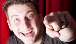 Criador do Pagode da Ofensa fará apresentação gratuita no Hortocity Comedy