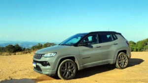 Jeep reforça o Compass para se manter na liderança em 2024