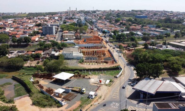 viaduto sobre linha férrea na Vila Real