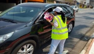 Material sobre câncer de mama para motoristas de Hortolândia