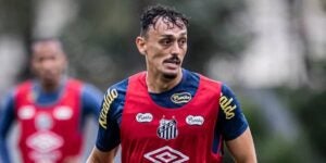 Diego Pituca projeta duelo contra o Goiás e exalta a defesa do Santos