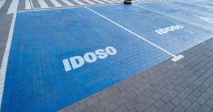 Saiba como emitir credencial de estacionamento para idoso e PCD