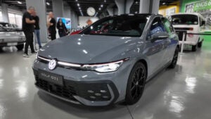 Novo Golf GTI 2025 chega ao Brasil com design renovado