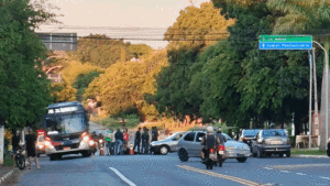 Acidente envolvendo moto, deixa condutor ferido