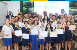 Hortolândia premia alunos do Colégio Pectrus por conquistas em competições
