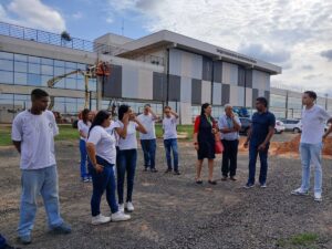Jovens da Associação Patrulheiros e Guarda Mirim visitam Usina Fotovoltaica do Paço Municipal
