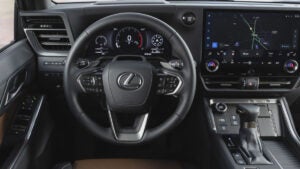 Lexus, marca de luxo da Toyota, inaugura concessionária em Campinas