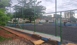 População da Praça da Penha ganha campo society