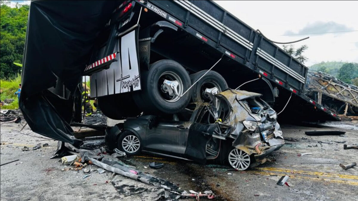 Acidente com ônibus na BR-116 deixa 38 mortos em Minas Gerais