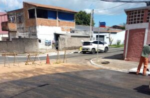 Tráfego de veículos está liberado em cruzamento de vias no Jd. Amanda 