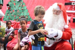 Evento especial de Natal reúne quase 2.500 pessoas no Jd. Brasil