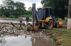 Limpeza de desobstrução de sistemas de esgoto Jd. Amanda e Jd. São Bento