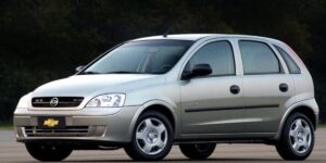Comparação entre Corsa e Celta 1.0: Prós e contras de adquirir os modelos