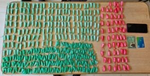 Mulher é detida com 407 porções de cocaína em Sumaré