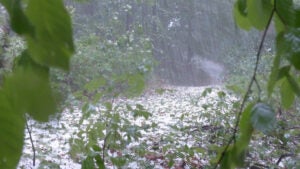 Onda de calor favorece chuva de granizo