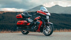 Harley-Davidson Street Glide Ultra 2025: mais conforto, tecnologia e desempenho