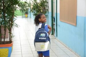 Estudantes da Rede Municipal de Hortolândia recebem material escolar