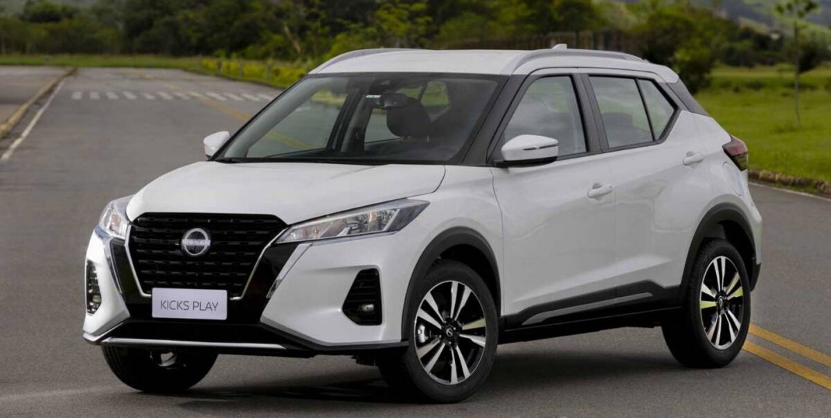 nissan kicks play