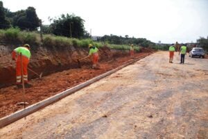 Construção de novo viário entre Jardim Santa Emília e Avenida Panaíno avança