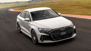 Audi RS 3 retorna ao Brasil com motor de 400 cv