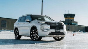 Mitsubishi Outlander PHEV chega ao Brasil com autonomia estendida