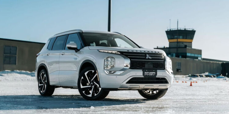 Mitsubishi Outlander PHEV chega ao Brasil com autonomia estendida