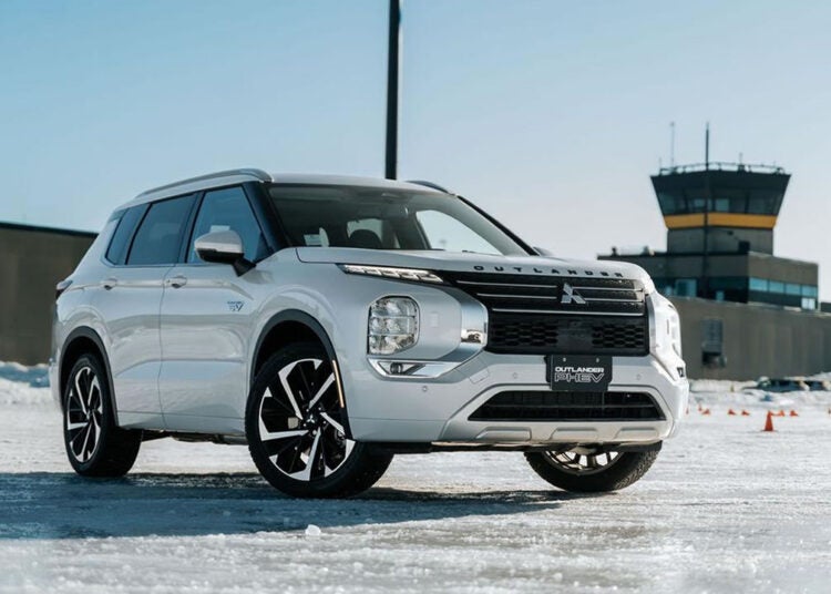 Mitsubishi Outlander PHEV chega ao Brasil com autonomia estendida