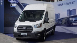 Nova Ford Transit 2026 chega ao Brasil com mais tecnologia e segurança