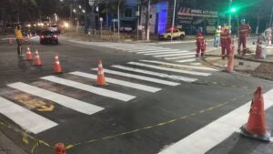 Cruzamento próximo ao viaduto da Vila Real recebe reforço de sinalização
