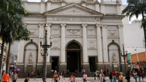 Catedral de Campinas celebra missa em homenagem ao Papa Francisco