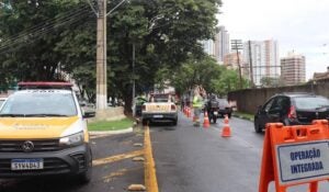 Polícia de Campinas apreende veículo com mais de R$ 16 mil em multas