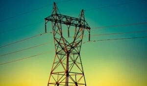 Bandeira vermelha deixa conta de luz mais cara em novembro: saiba mais