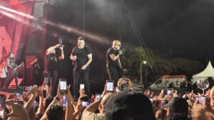 Show do Rick e Renner lota praça A Poderosa em Hortolândia