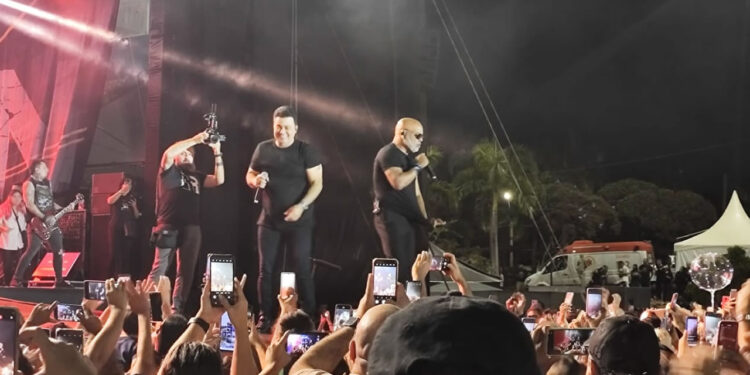 Show do Rick e Renner lota praça A Poderosa em Hortolândia