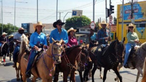 Desfile de Cavaleiros movimenta Hortolândia antes da Festa do Peão