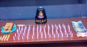 Polícia prende suspeitos e apreende drogas no Jardim Amanda