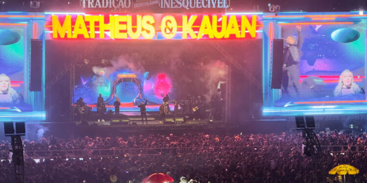 Peão de rodeio pisoteado por touro segue internado em estado estável