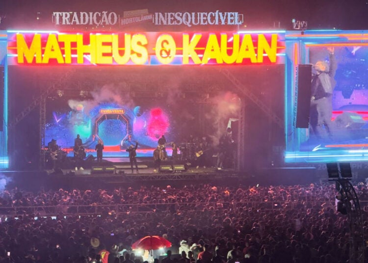 Peão de rodeio pisoteado por touro segue internado em estado estável