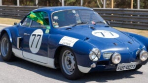 Encontro Brasileiro de Autos Antigos 2025 reúne relíquias em mostra de carros de corrida