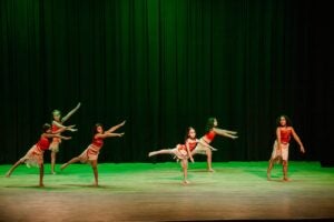 Homenagem para o Dia das Mães no Projeto +Dança