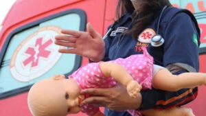 Nova lei em Hortolândia torna obrigatória divulgação da manobra de heimlich