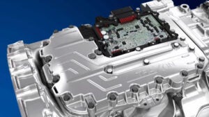 Engenharia Brasileira da ZF Inova em calibração de transmissões e ganha destaque global