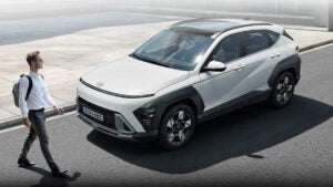 Hyundai lança KONA Hybrid no Brasil com consumo de até 18,4 km/l e alta tecnologia